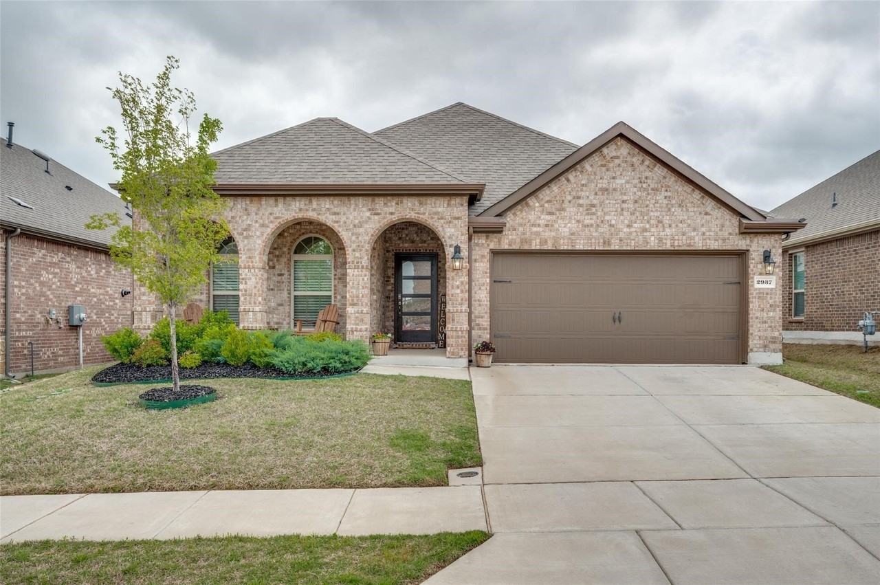 2937 Log Cabin Dr