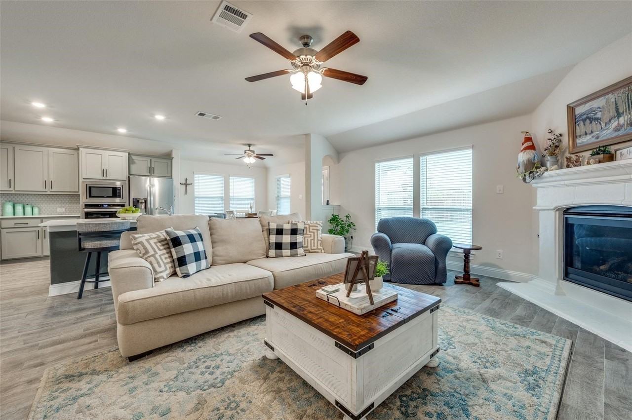 2937 Log Cabin Dr - Photo 6 of 22