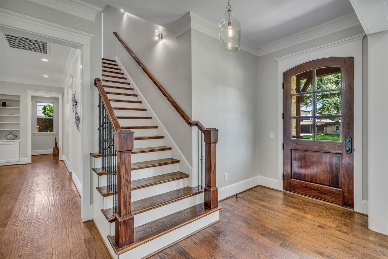 6811 Deloache Ave - Photo 2 of 40