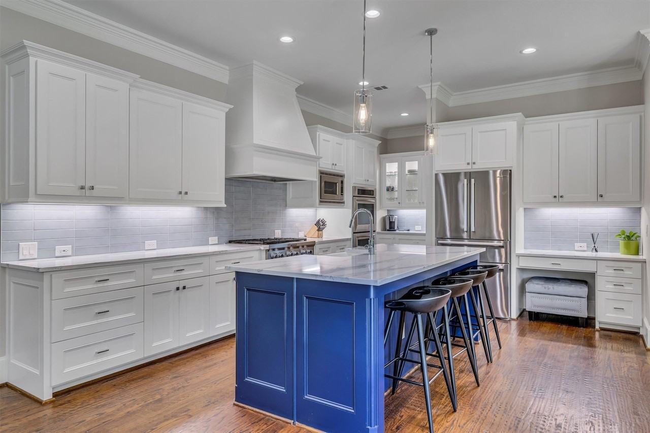 6811 Deloache Ave - Photo 6 of 40