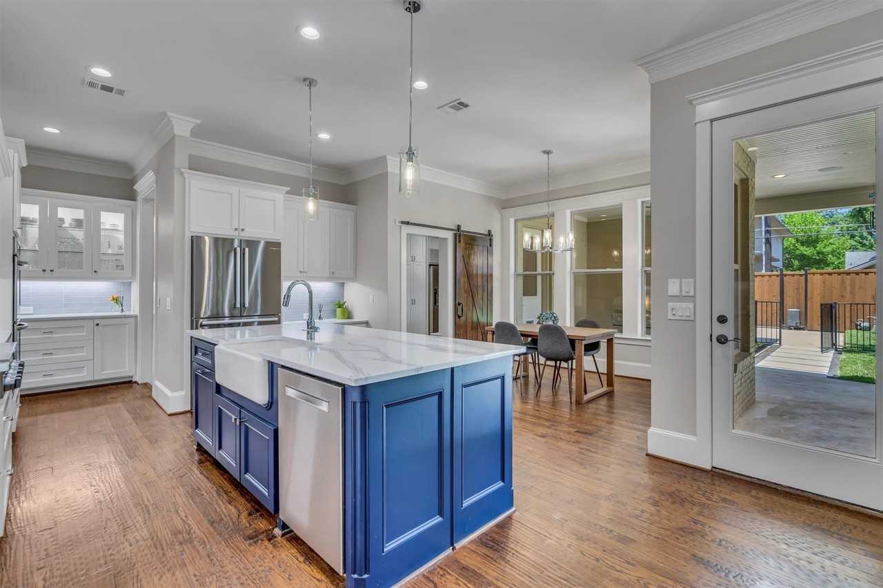 6811 Deloache Ave - Photo 7 of 40