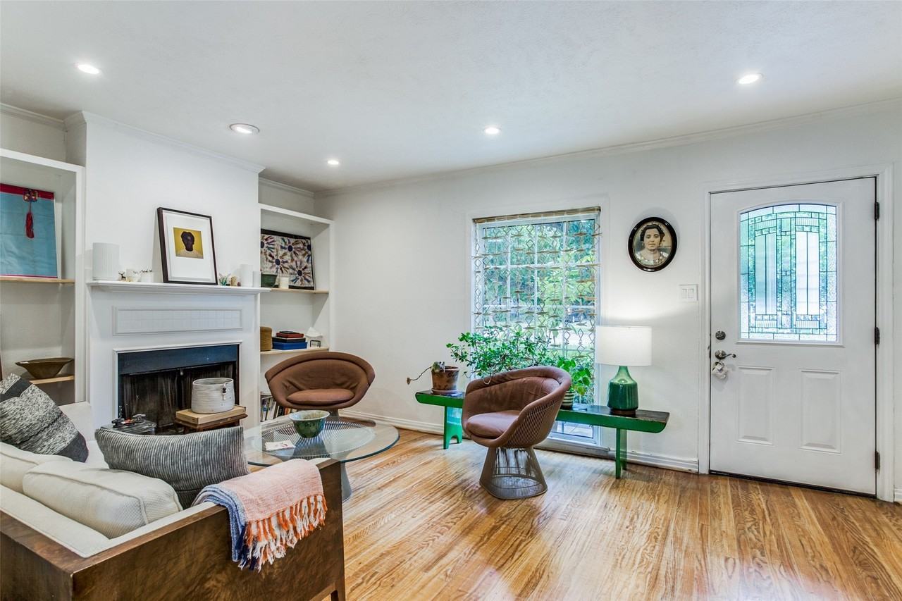 8619 Angora St - Photo 4 of 24