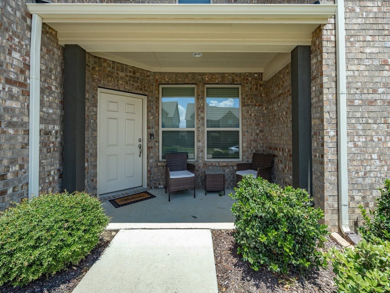 420 Milverton Dr - Photo 4 of 26