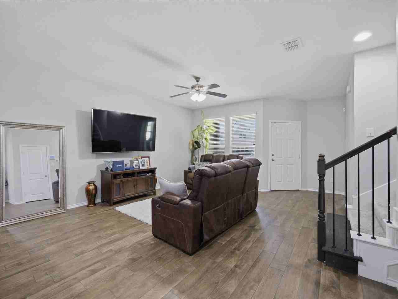 420 Milverton Dr - Photo 7 of 25