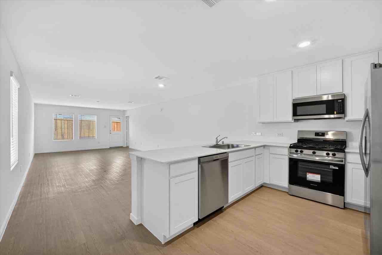2509 Guineas Ln - Photo 2 of 16