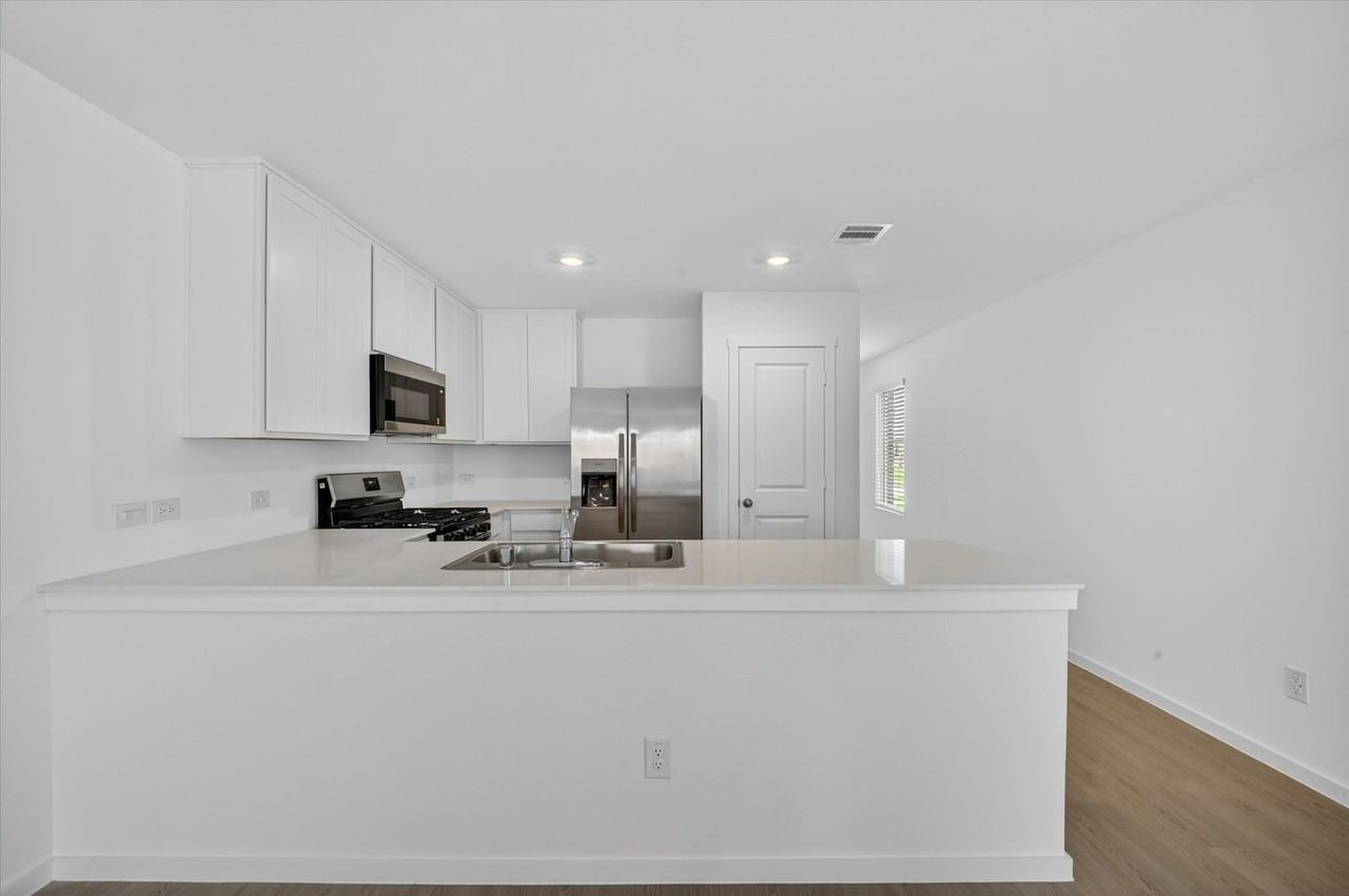 2509 Guineas Ln - Photo 3 of 16