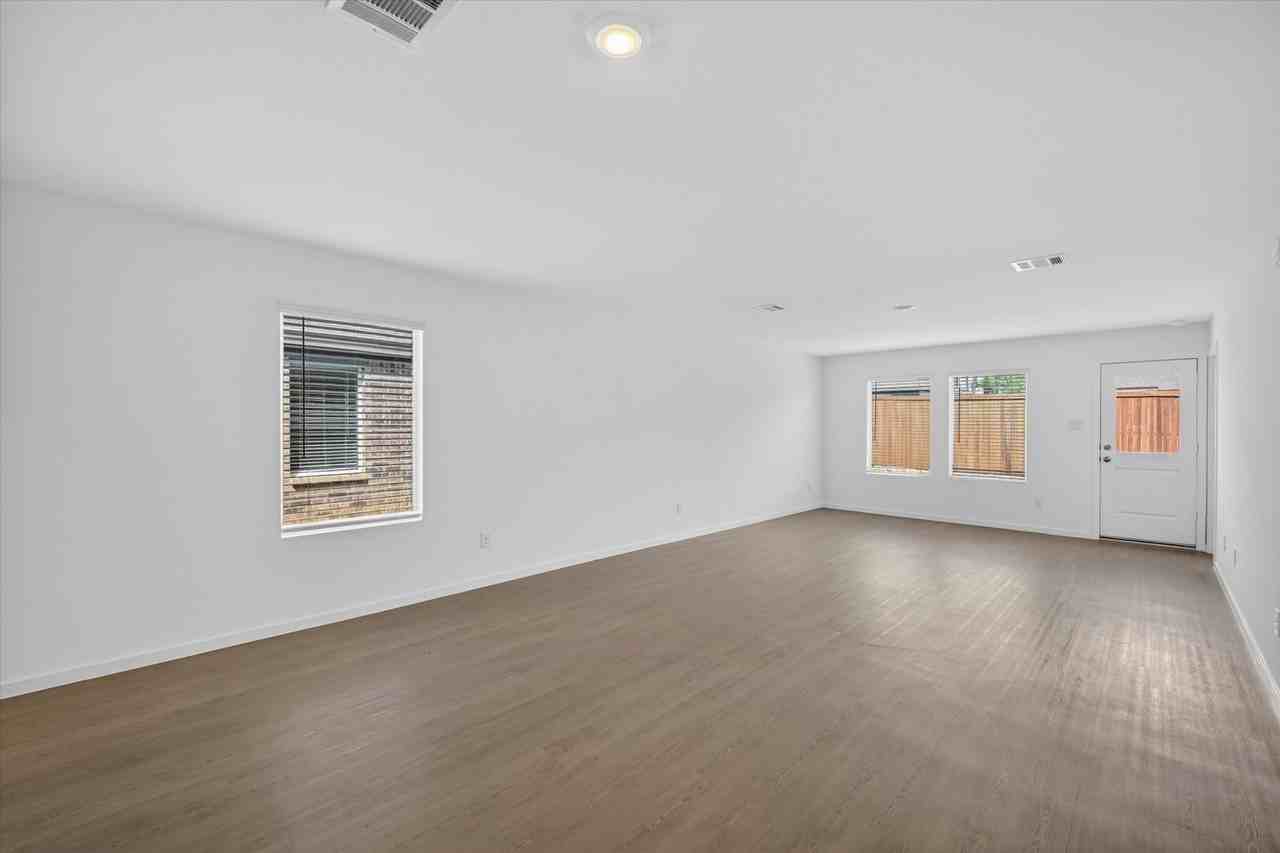 2509 Guineas Ln - Photo 5 of 16