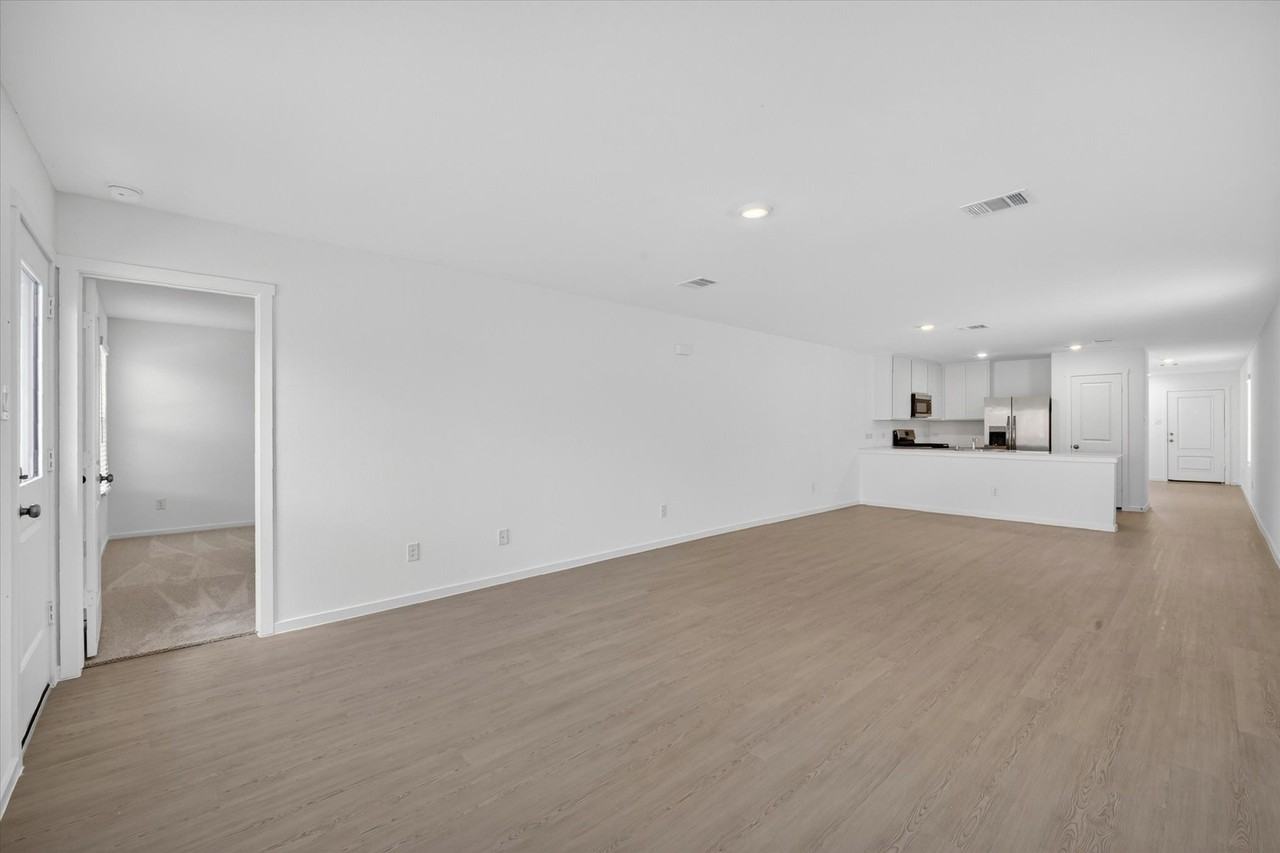 2509 Guineas Ln - Photo 6 of 16