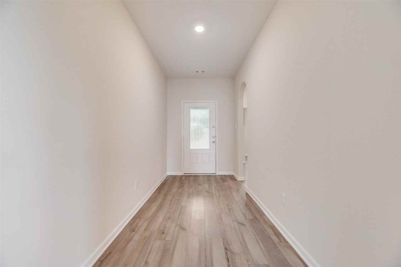 281 Moonstone Way - Photo 3 of 30