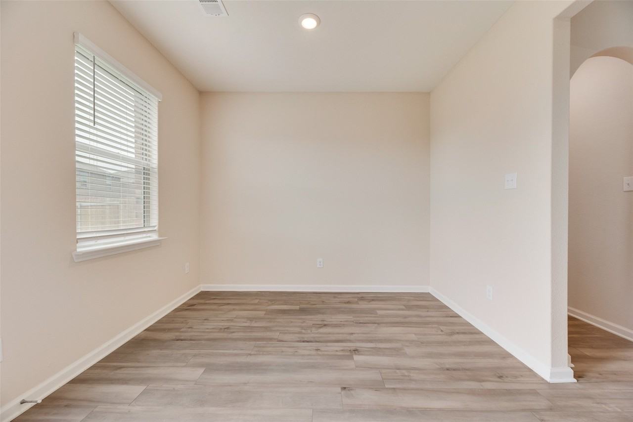 281 Moonstone Way - Photo 5 of 30