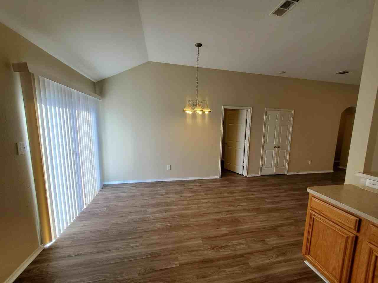 2006 Bumelia Ct - Photo 6 of 12