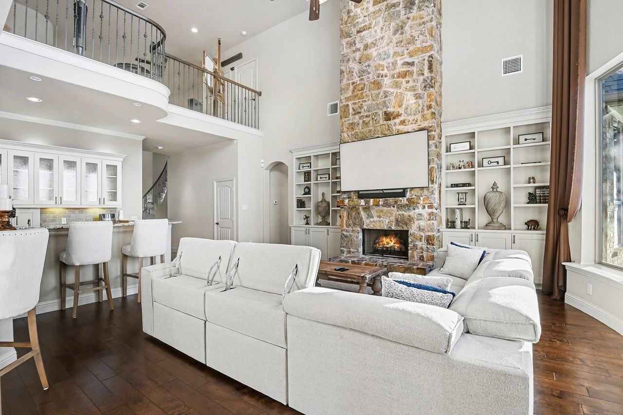 8404 Sandhill Crane Dr - Photo 5 of 40