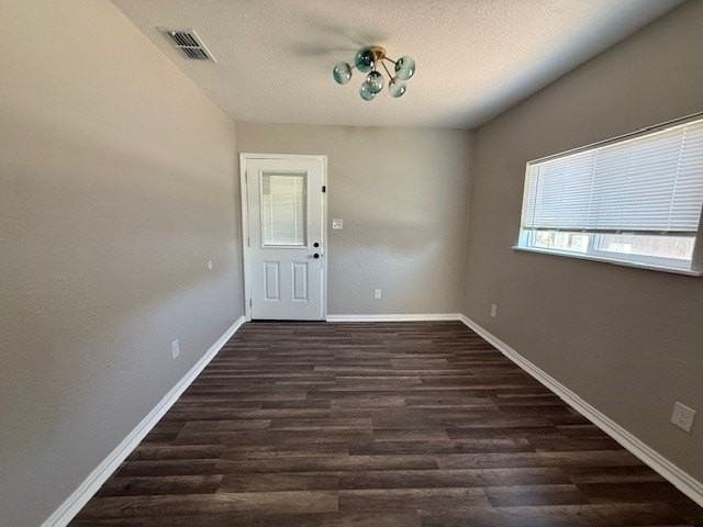 234 Clyde St - Photo 5 of 15