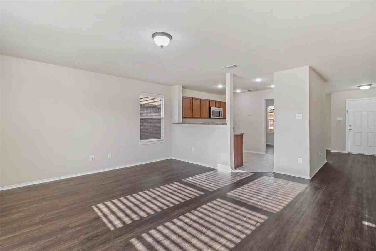 1452 Willoughby Way - Photo 7 of 23