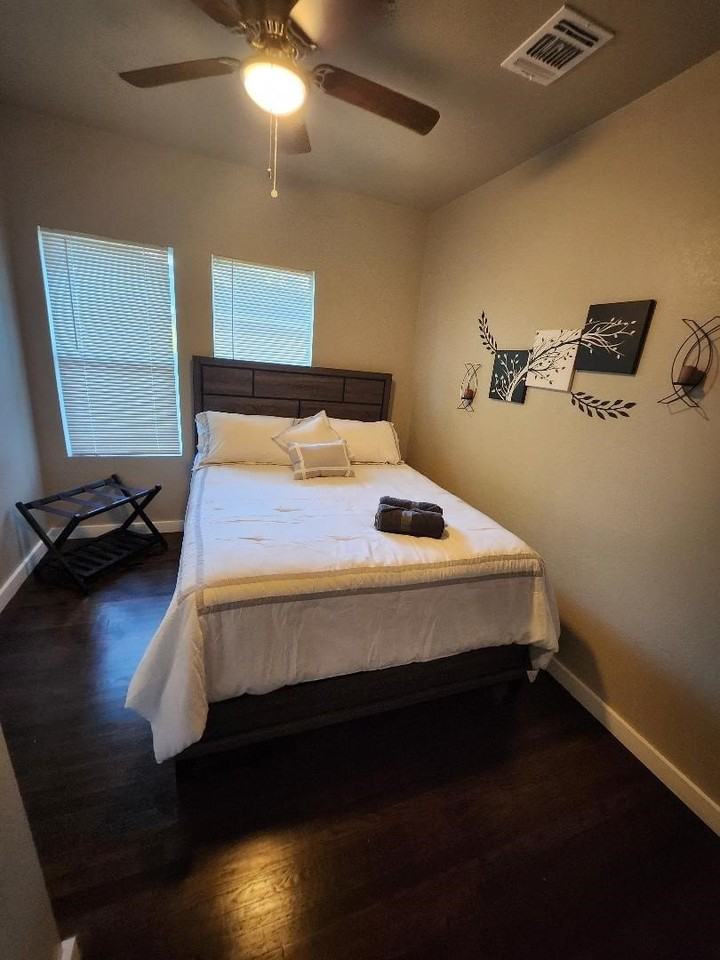 3736 Colonial Ave - Photo 6 of 9