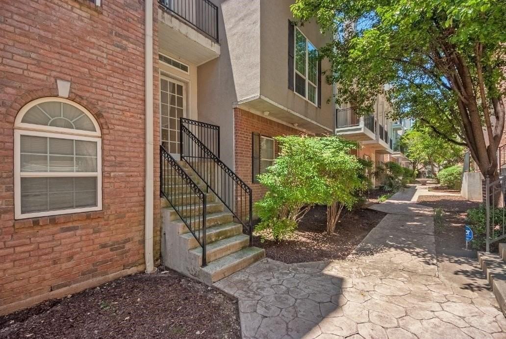 5713 Lewis St - Photo 2 of 38