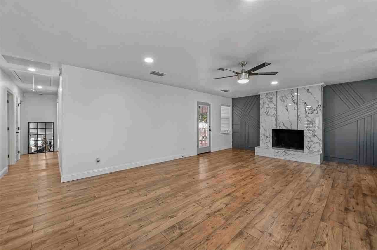 9806 Parkford Dr - Photo 7 of 22