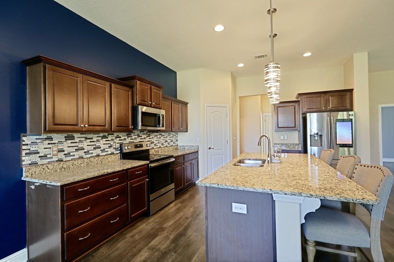 8143 Verano St - Photo 5 of 38