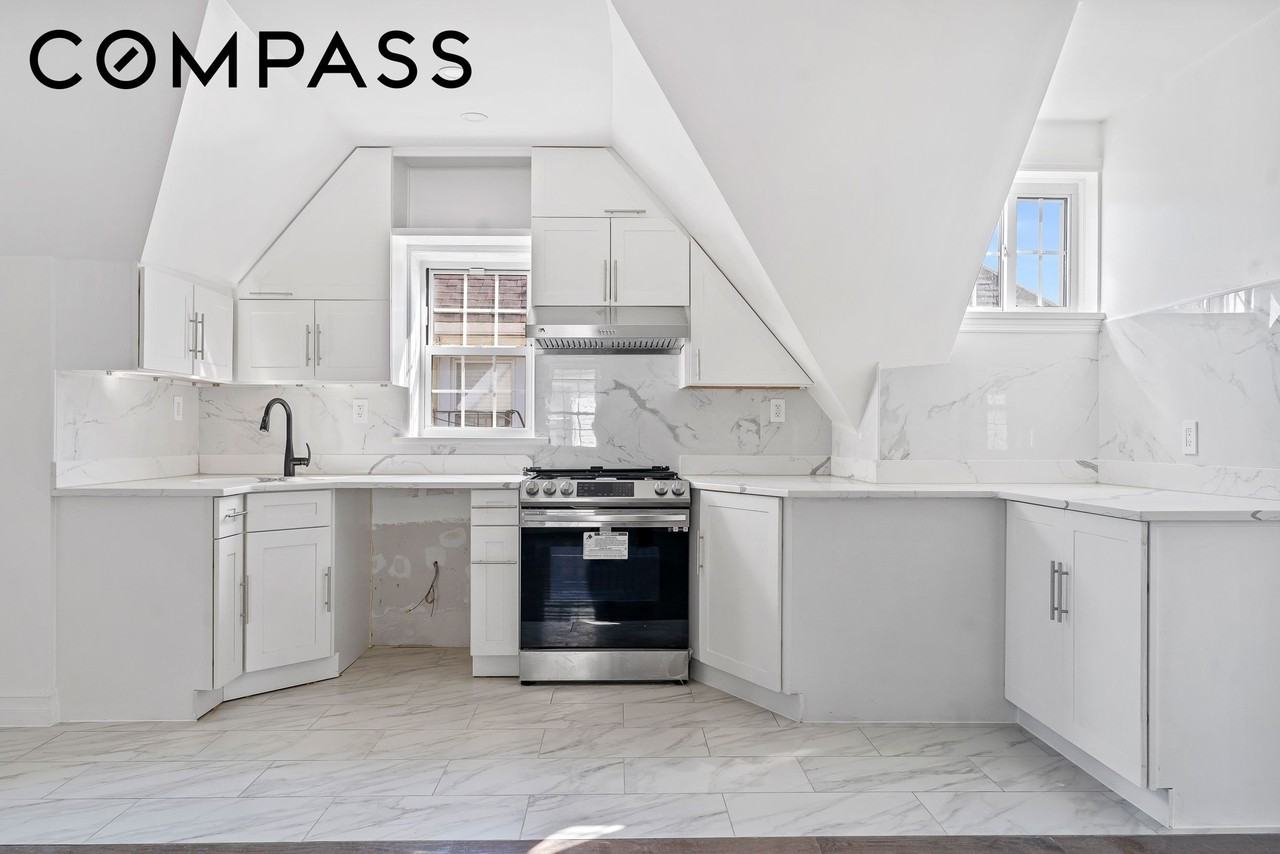 65 Bay 23rd St #3 - Photo 5 of 11