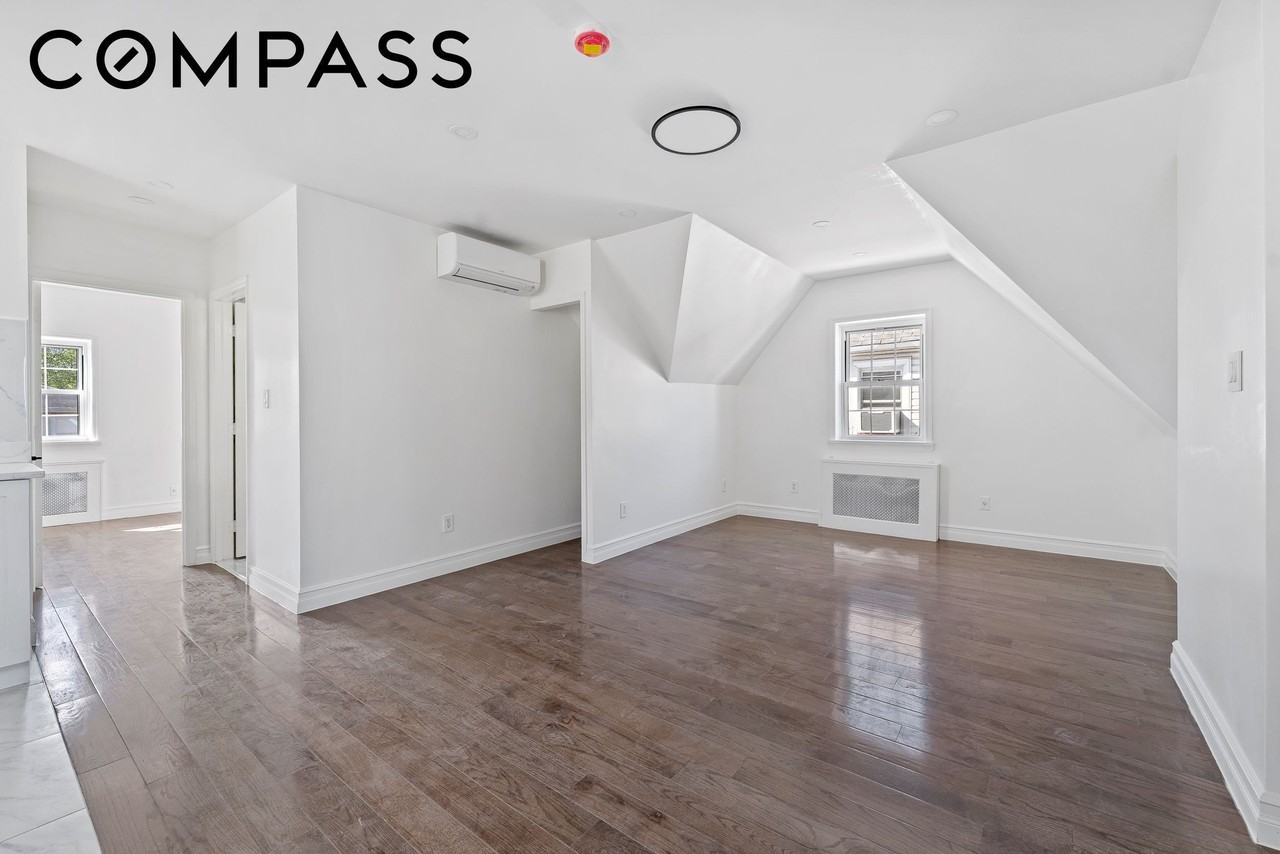65 Bay 23rd St #3 - Photo 6 of 11