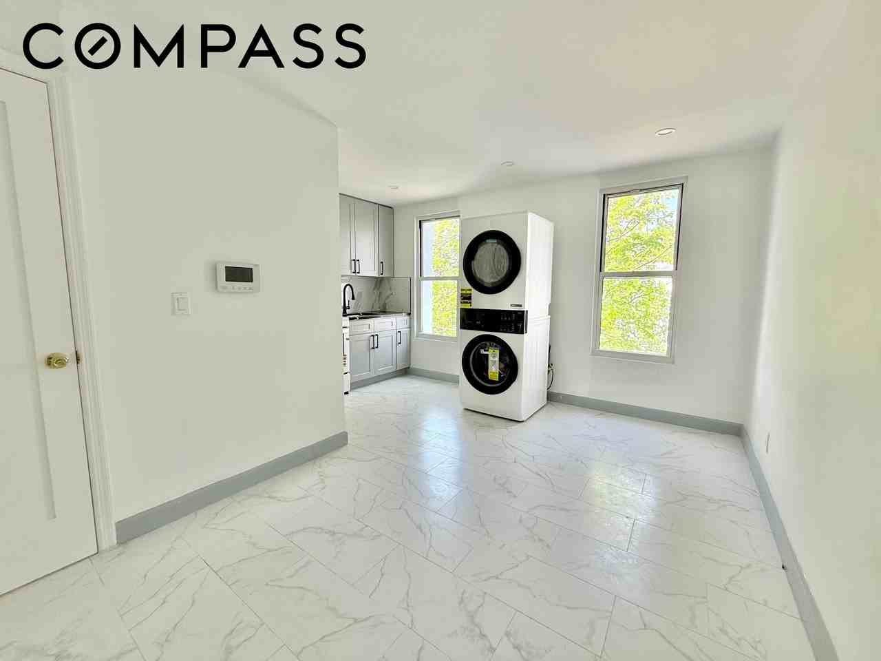 529A Quincy St #2 - Photo 3 of 4