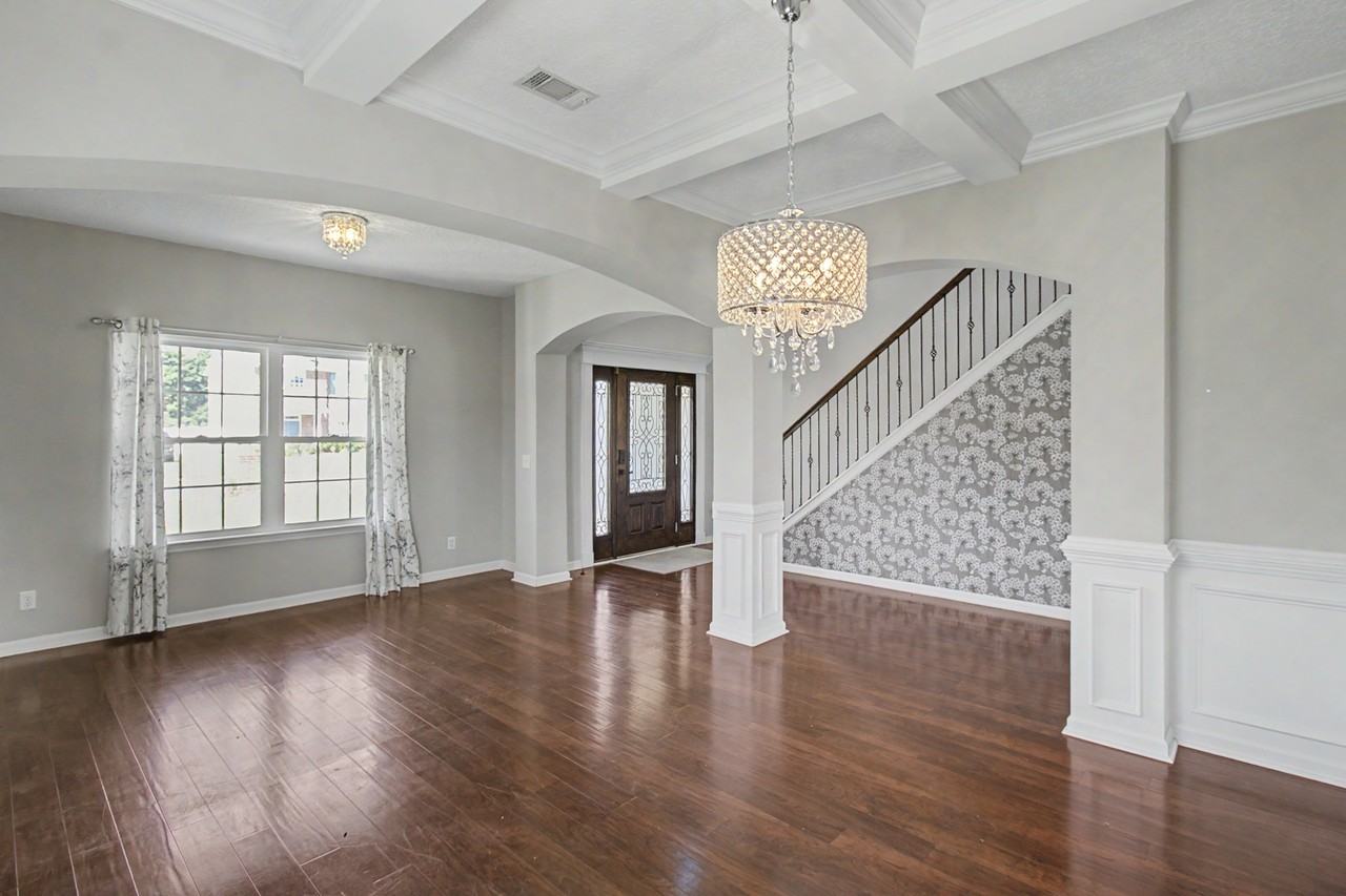 976 Oak Crest Dr #1 - Photo 4 of 46