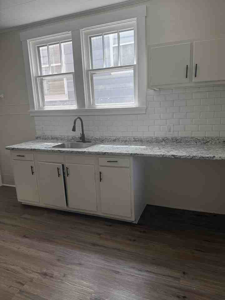 1503 3rd St #1 - Photo 4 of 19