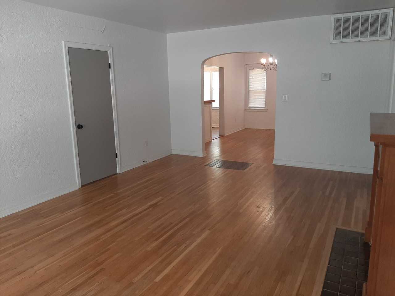 1814 W Sunset Ave #1 - Photo 2 of 10
