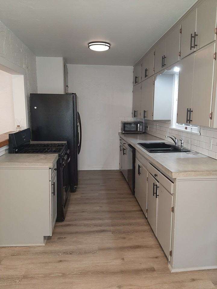 1814 W Sunset Ave #1 - Photo 3 of 10