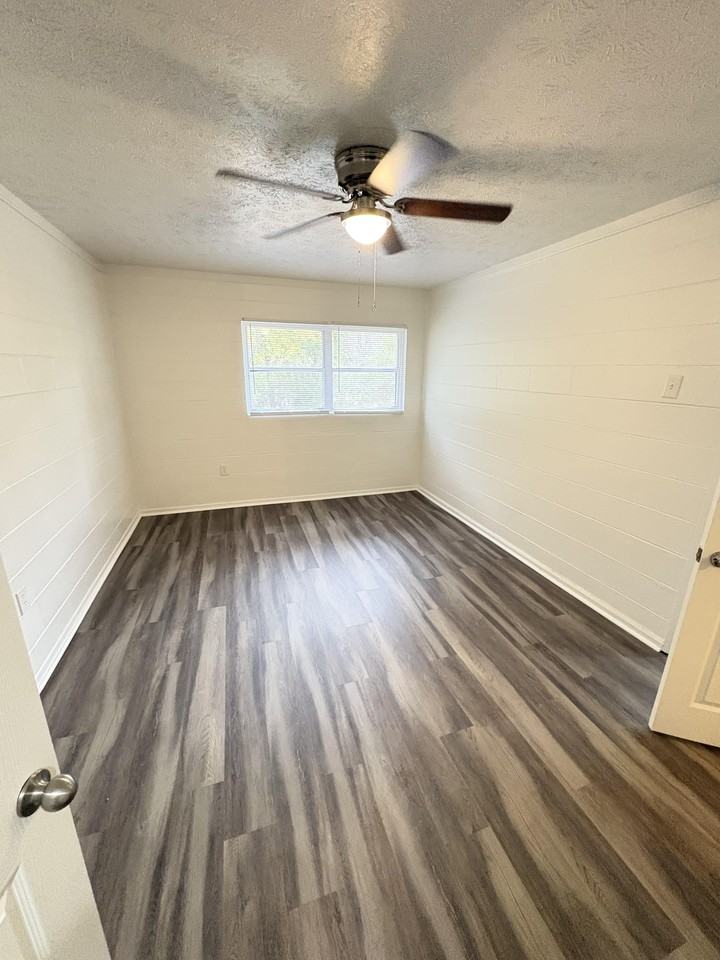 117 Pioneer Rd #4 - Photo 6 of 7