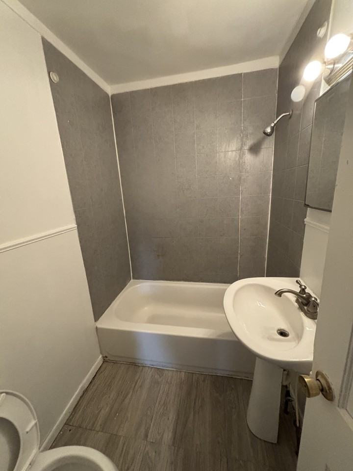 1738 N Poplar Ave #1 - Photo 4 of 14