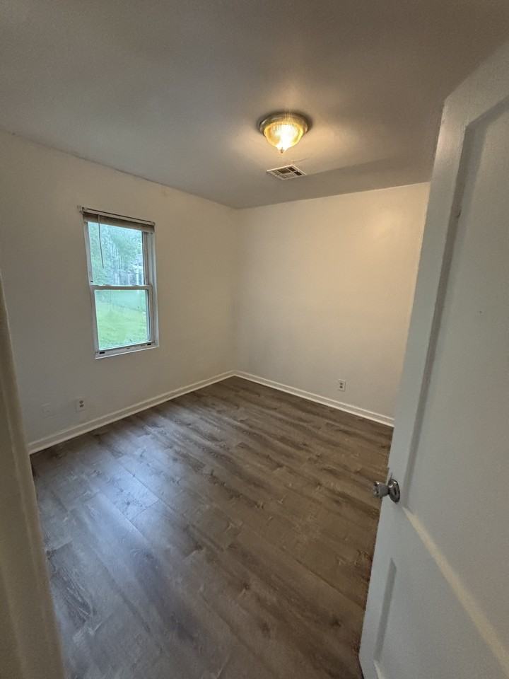 1738 N Poplar Ave #1 - Photo 7 of 14