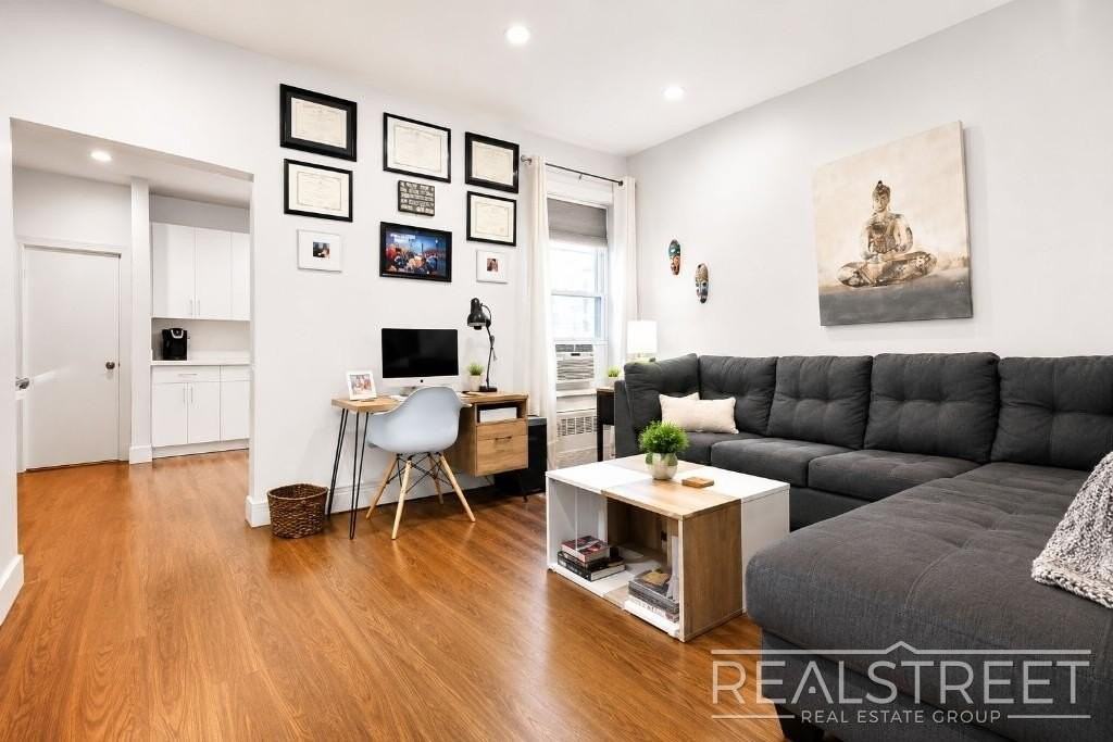 863 Knickerbocker Ave #2F