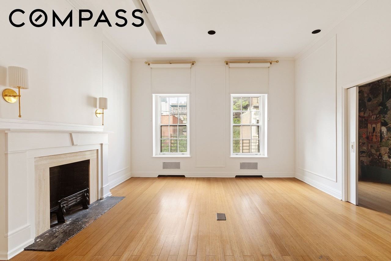 126 E 19th St #5 - Photo 2 of 12