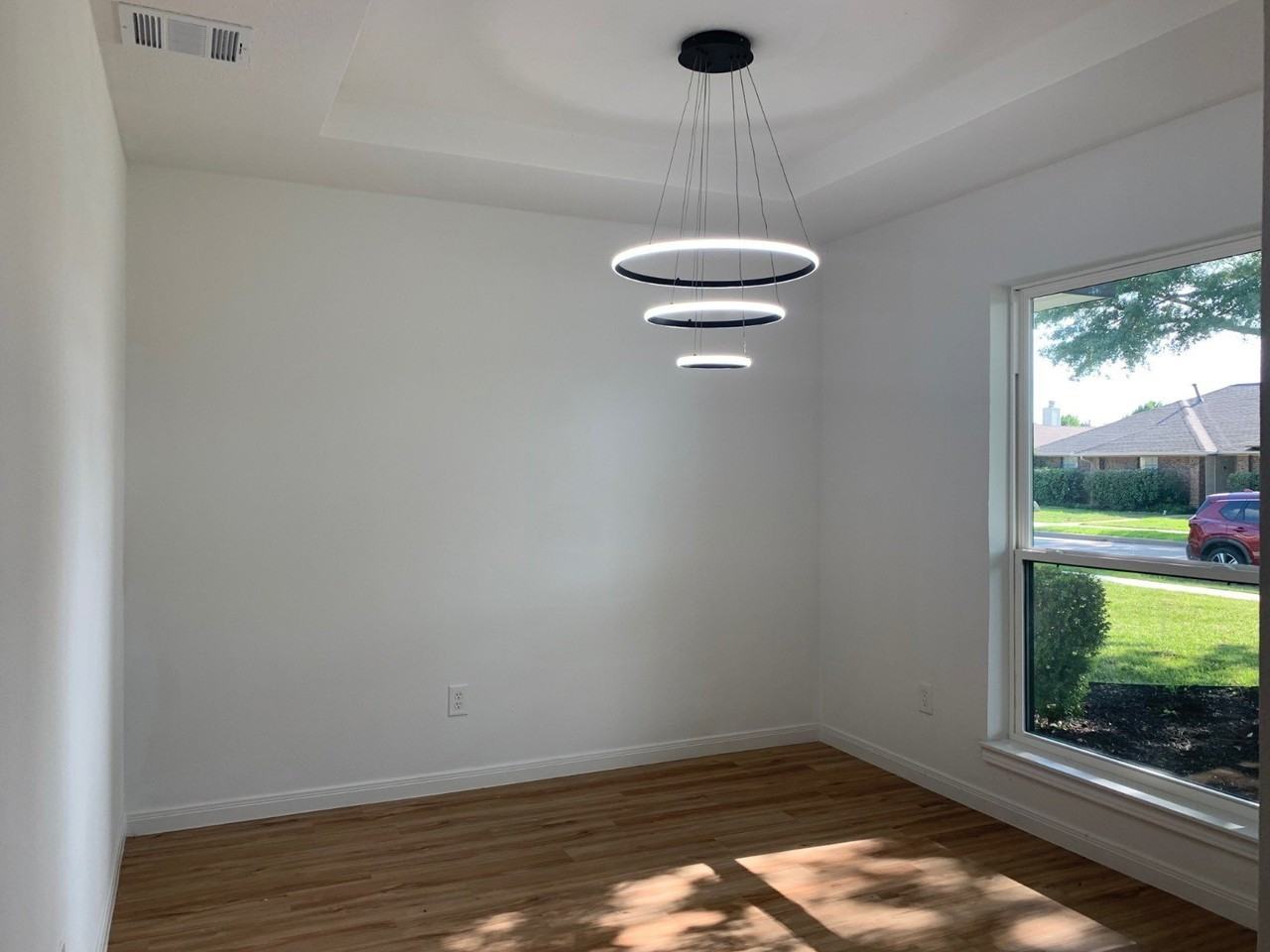 336 Lakewood Ct - Photo 3 of 30