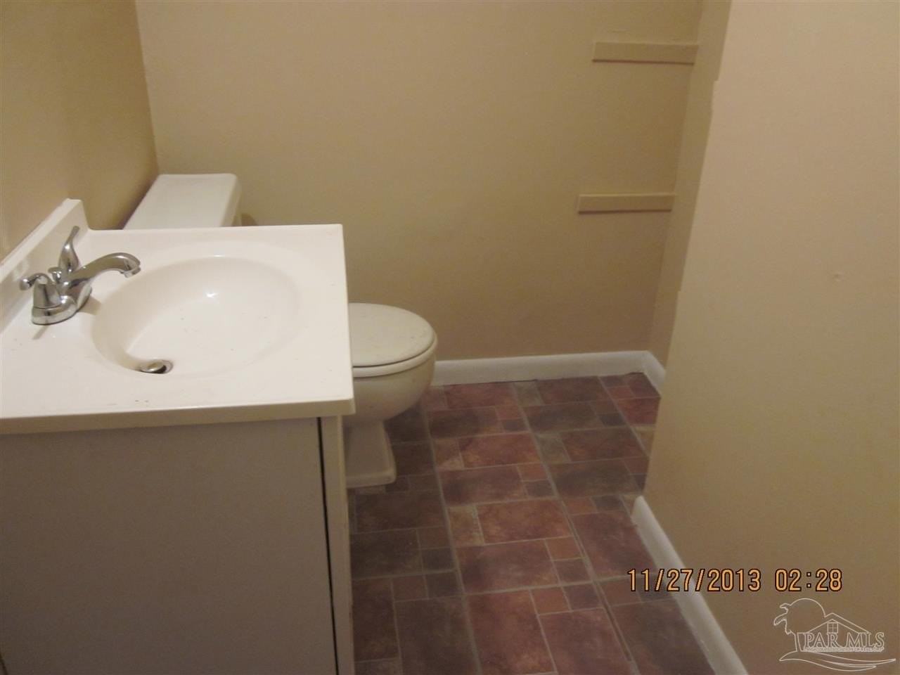 1200 Lake Dr #B - Photo 4 of 7