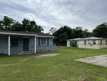 4 Ellis Dr #B - Photo 1 of 1