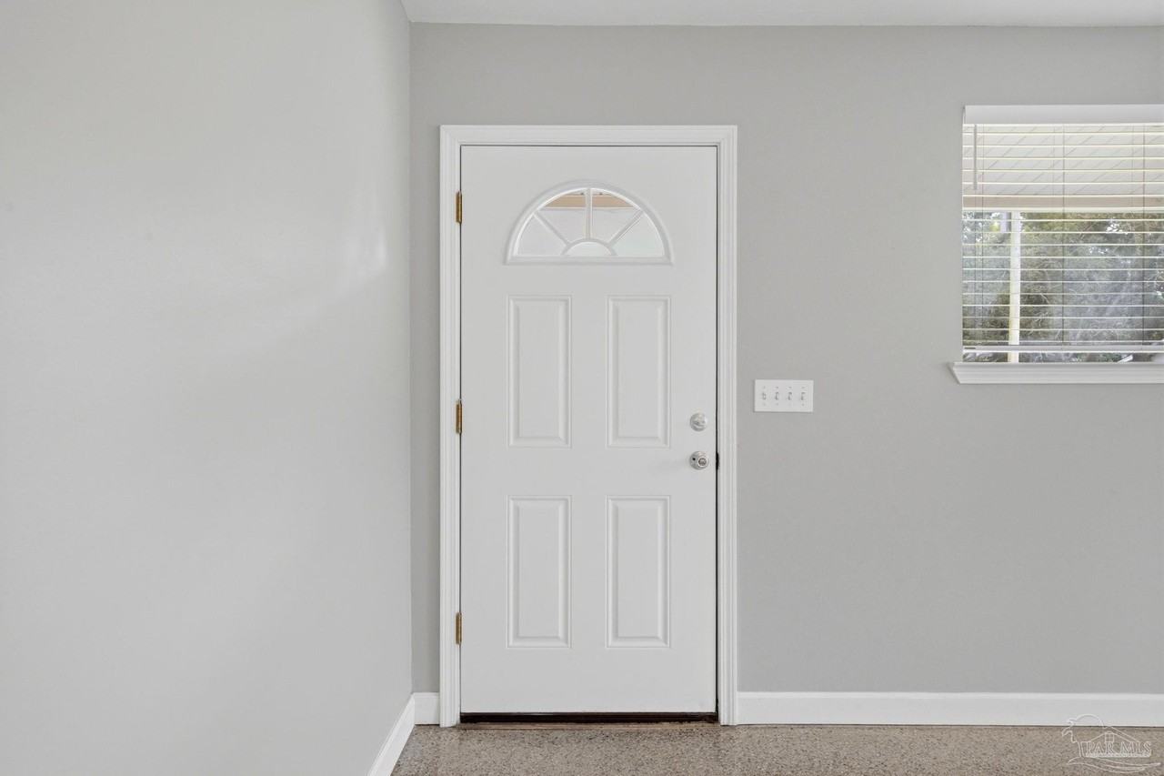 302 Loruna Dr - Photo 6 of 38