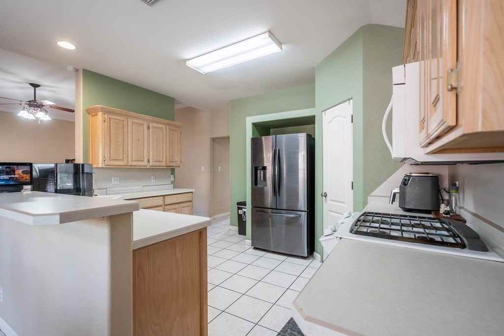 5112 Lavaca Ave - Photo 4 of 8