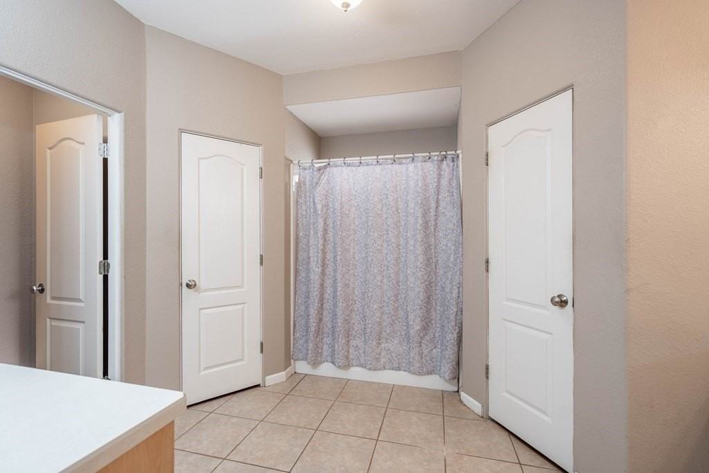 5112 Lavaca Ave - Photo 6 of 8