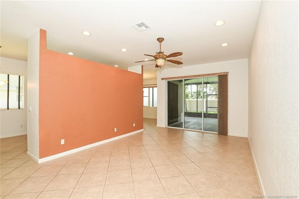 2206 Sw Cape Cod Dr - Photo 4 of 39