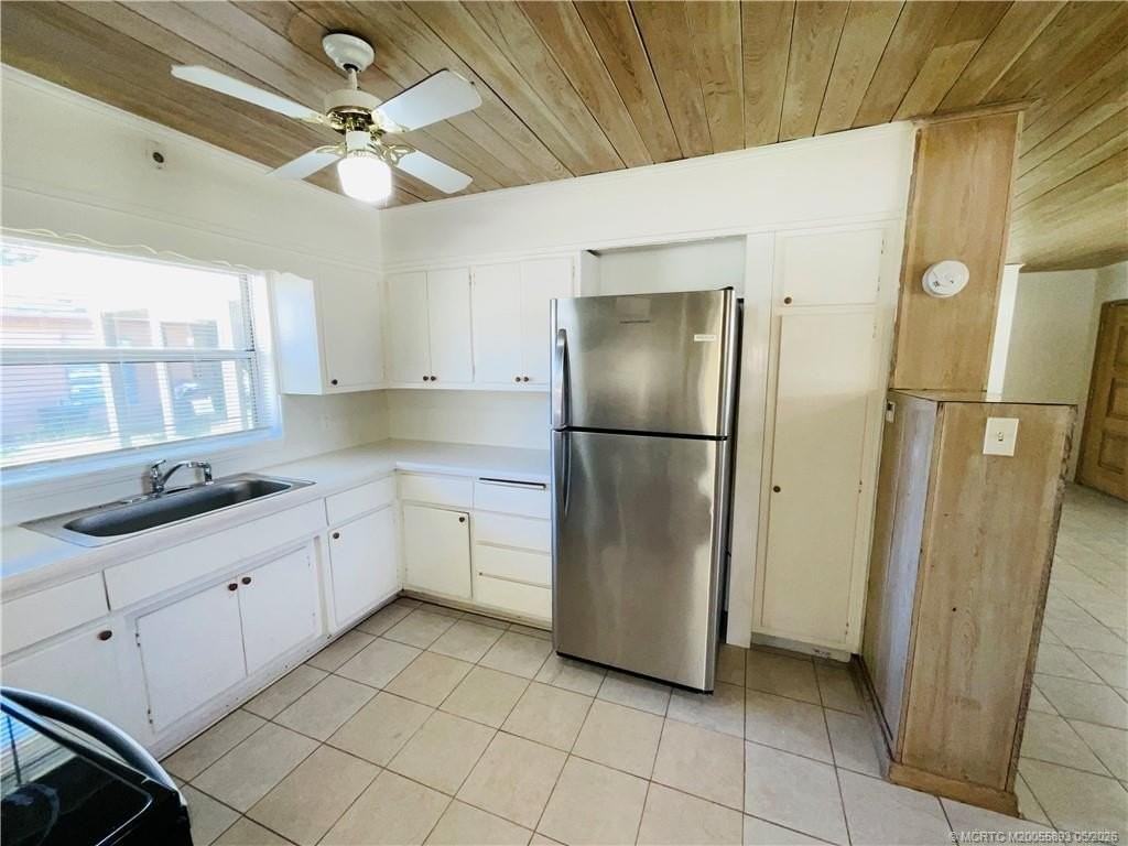1406 Citrus Ave - Photo 4 of 10