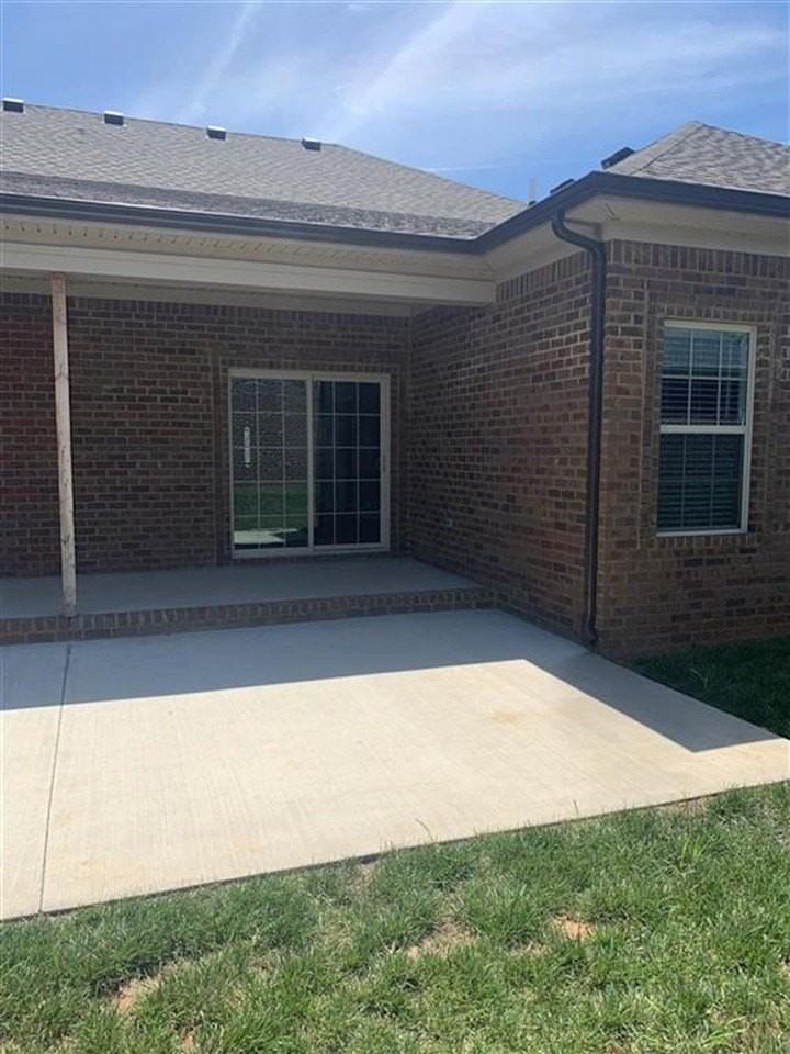 1048 Springfield Blvd - Photo 2 of 13