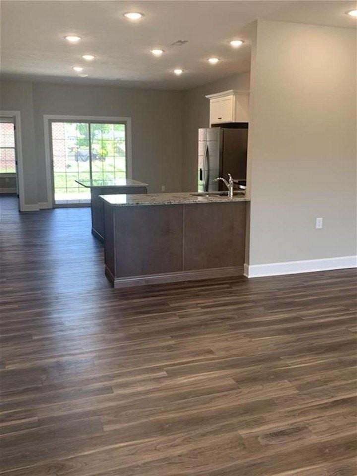 1048 Springfield Blvd - Photo 6 of 13