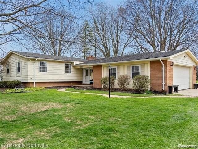 38205 Connaught Dr - Photo 2 of 50