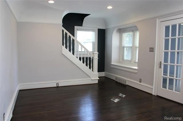115 E Lincoln St - Photo 5 of 24