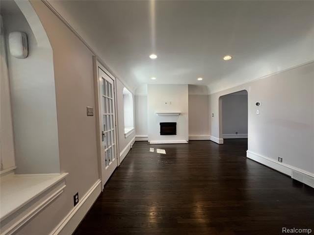 115 E Lincoln St - Photo 3 of 24