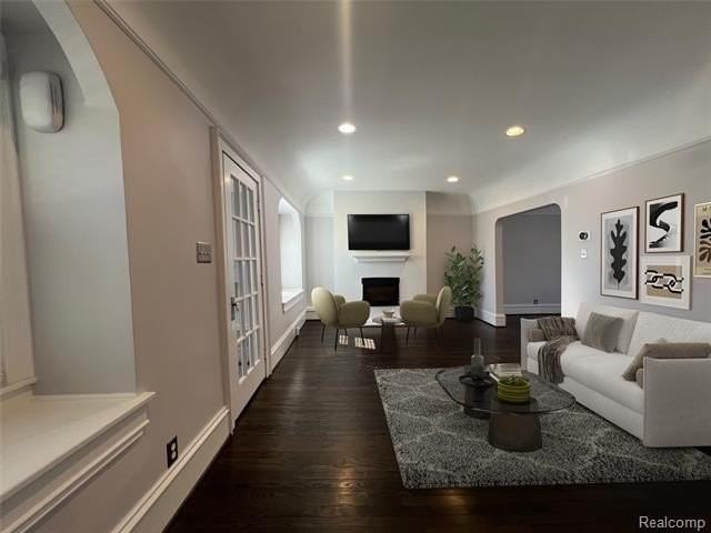 115 E Lincoln St - Photo 2 of 24