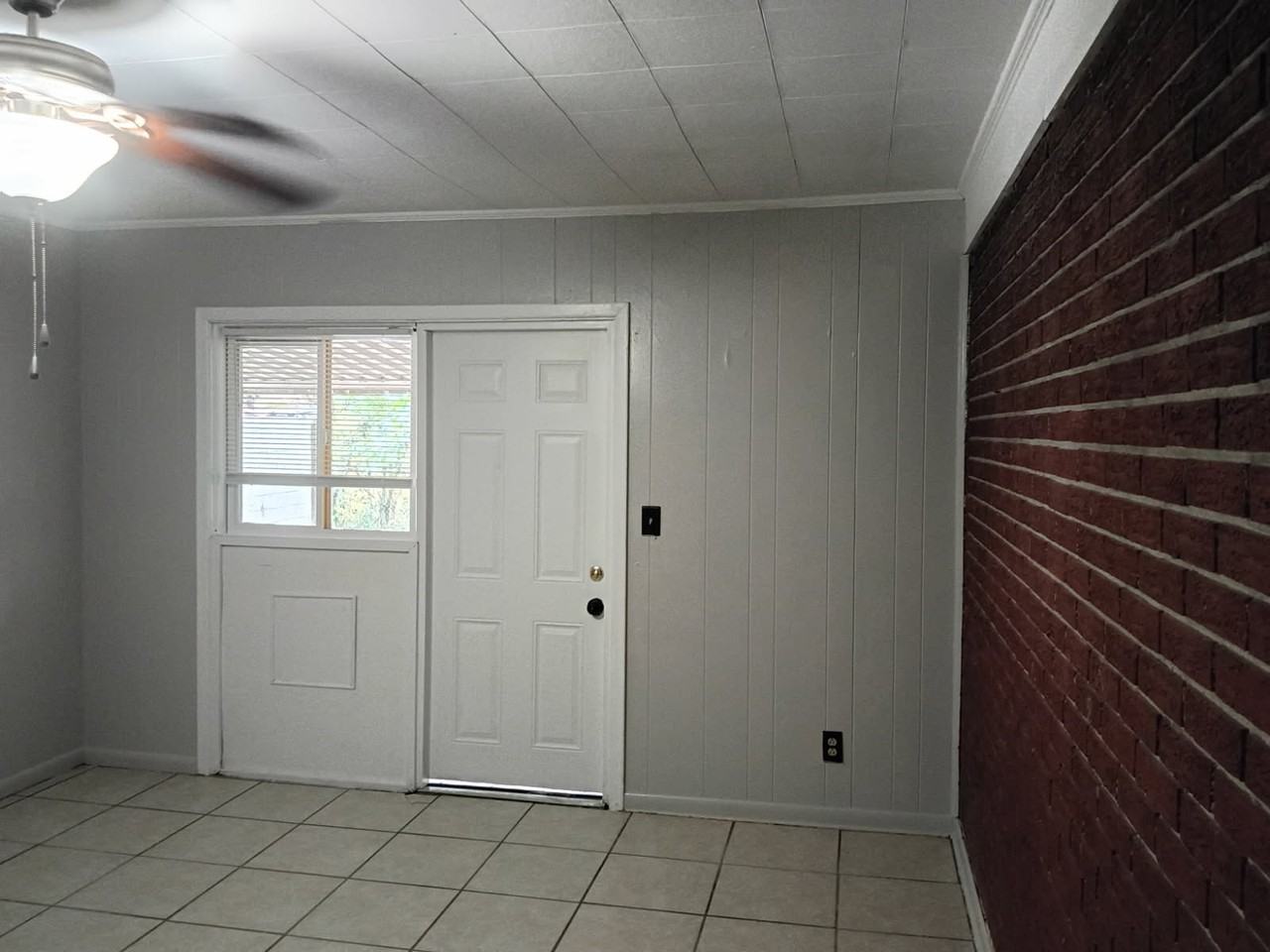 1708 W 24th St #1 - Photo 4 of 28