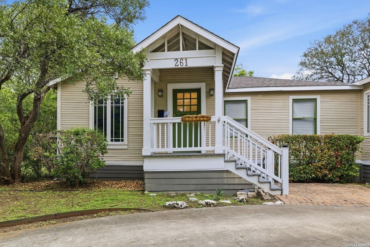 261 E Oakview Pl - Photo 2 of 31